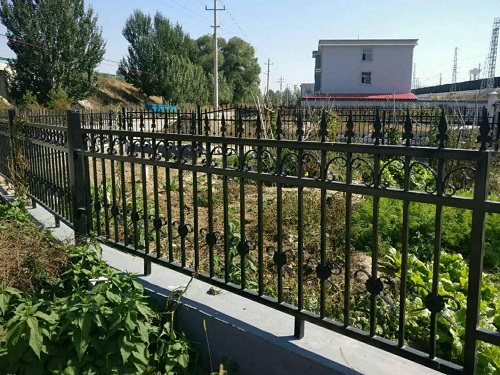 呼市鐵藝護(hù)欄